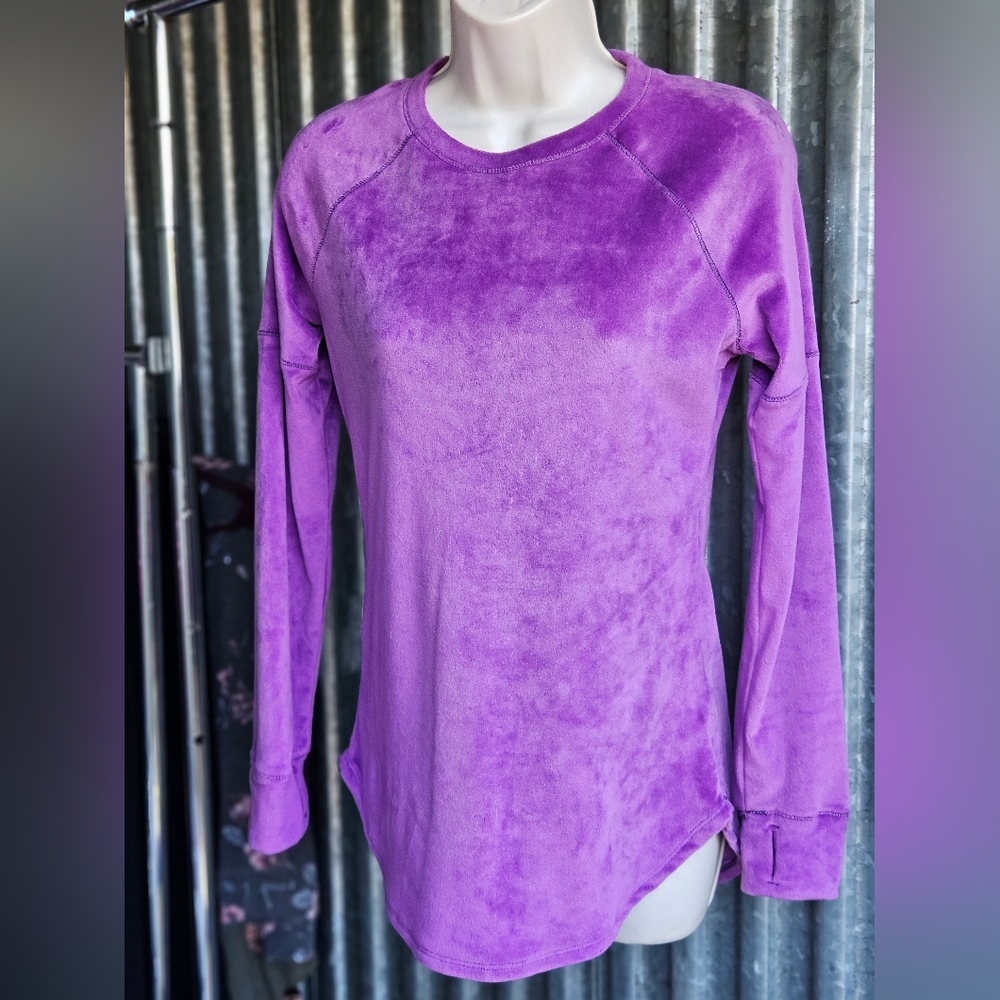 Small velvet sweater